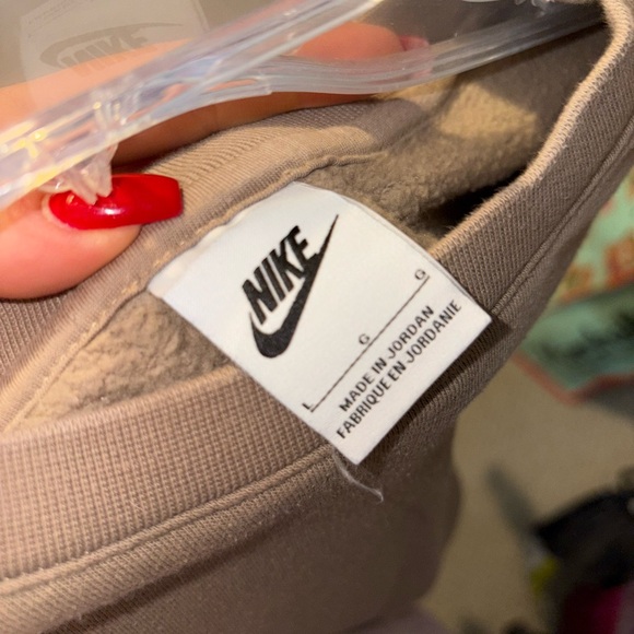 Nike Beige Crewneck Sweater - Picture 3 of 3